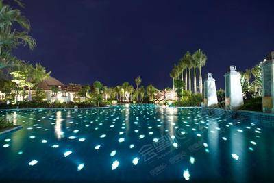 三亚海棠湾万丽度假酒店室外游泳池